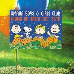 New 💯 Personalized Peanuts® 🧛 Halloween Trunk-or-Treat Yard Sign ⌛